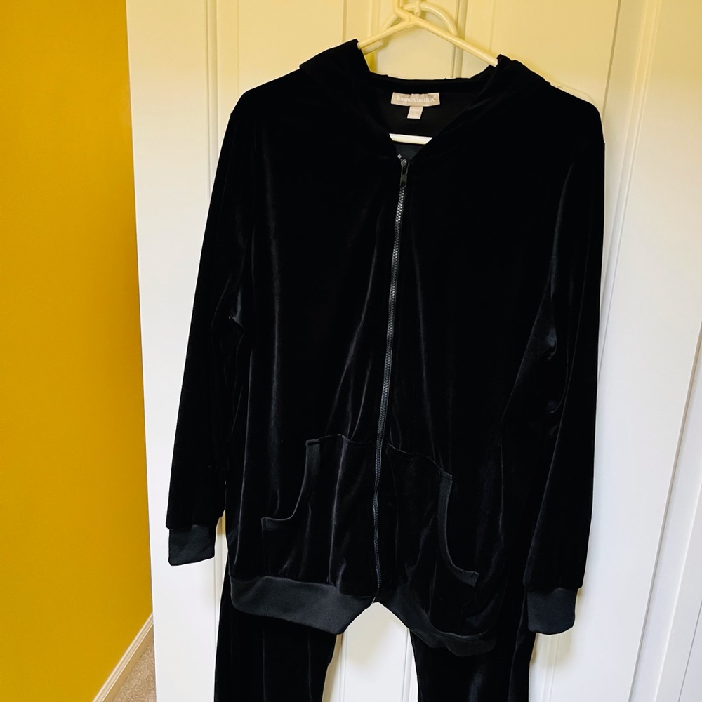 SOLD. Soft Black Velvet 2 PC Lounger size 18/20